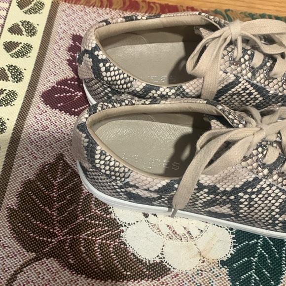 J/Slides snakeskin print low platform laced up sneakers Sz 8.5 M - Picture 7 of 12